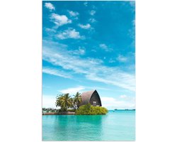 WallClassics - Poster Glanzend – Hotel op het Water - Malediven - 40x60 cm Foto op Posterpapier met Glanzende Afwerking