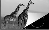 KitchenYeah® Inductie beschermer 80.2x52.2 cm - Drie giraffen in Kenia - zwart wit - Kookplaataccessoires - Afdekplaat voor kookplaat - Inductiebeschermer - Inductiemat - Inductieplaat mat