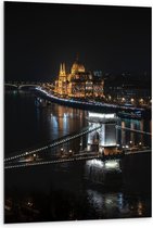 WallClassics - Dibond - Kettingbrug in Hongarije - 80x120 cm Foto op Aluminium (Met Ophangsysteem)
