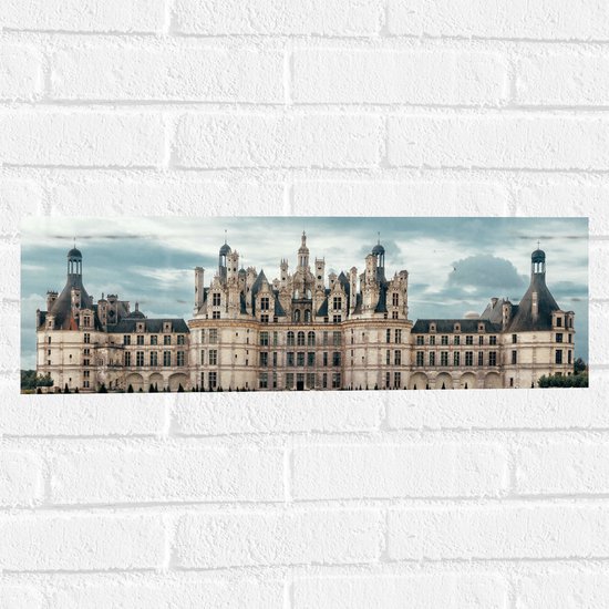 WallClassics - Muursticker - Kasteel van Chambord - Frankrijk - 60x20 cm Foto op Muursticker