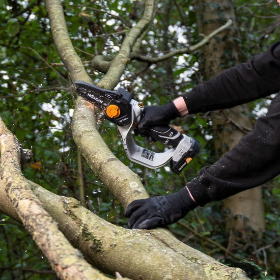 Mini Kettingzaag Chainsaw 6'' Nexxsaw® - 18V - Excl. batterij en oplader - Met deze compacte kettingzaag zaag je snel en gemakkelijk takken en andere houtsoorten - Maxxpack van MINI — afbeelding 3