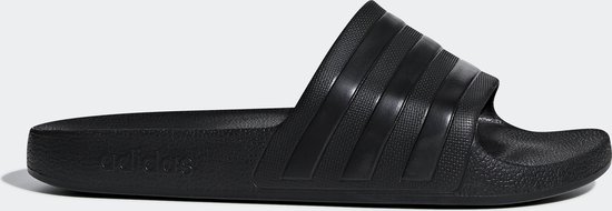 Mule Adidas noire, vue de côté avec logo Adidas.