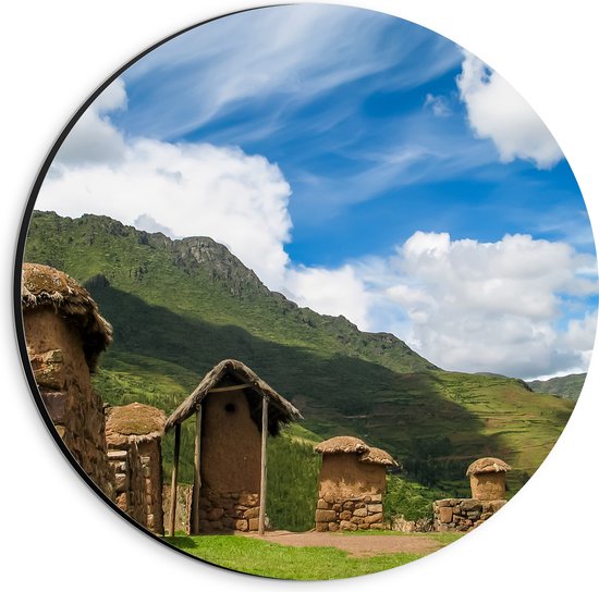 Dibond Muurcirkel - Klassiek Oude Hutjes in Heilige Vallei van de Inca's, Peru - 20x20 cm Foto op Aluminium Muurcirkel (met ophangsysteem)