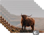 Placemat - Placemats kunststof - Schotse hooglander - Dieren - Landelijk - Landschap - Koe - Natuur - 45x30 cm - 6 stuks - Hittebestendig - Anti-Slip - Onderlegger - Afneembaar