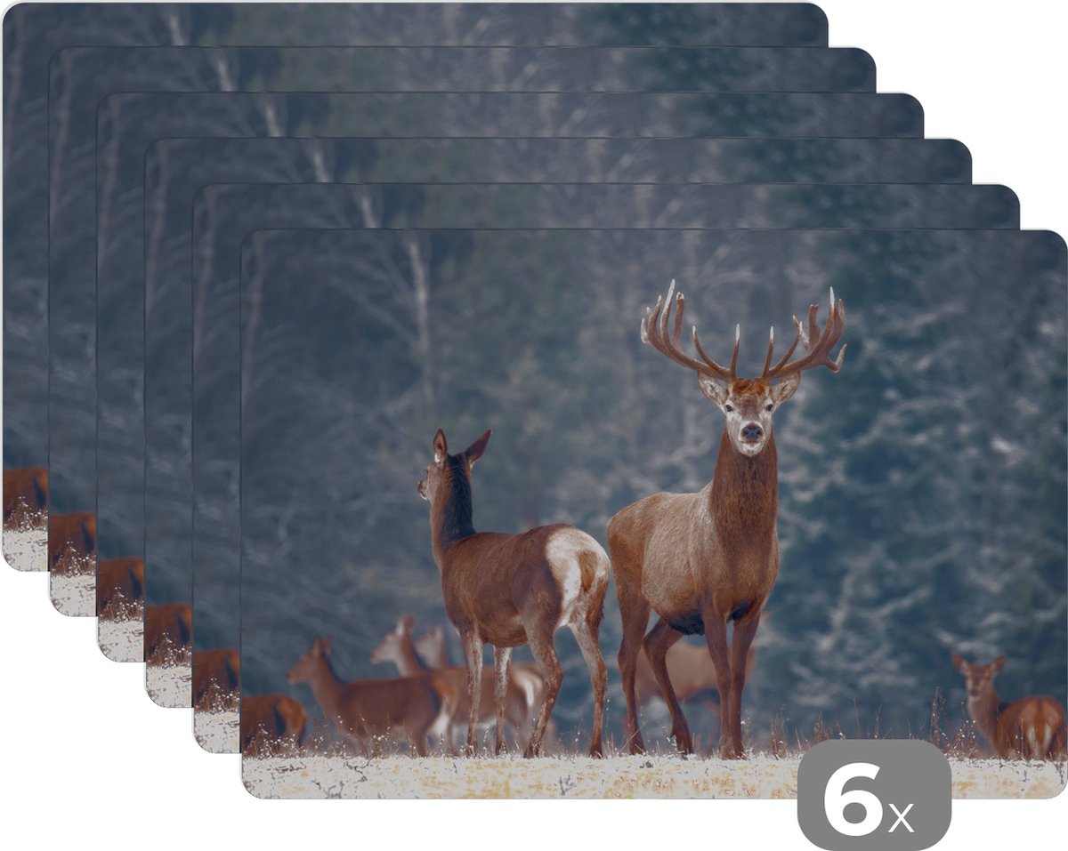 Placemat - Placemats kunststof - Bosdieren - Hert - Landschap - Winter - Sneeuw - Natuur - 45x30 cm - 6 stuks - Hittebestendig - Anti-Slip - Onderlegger - Afneembaar