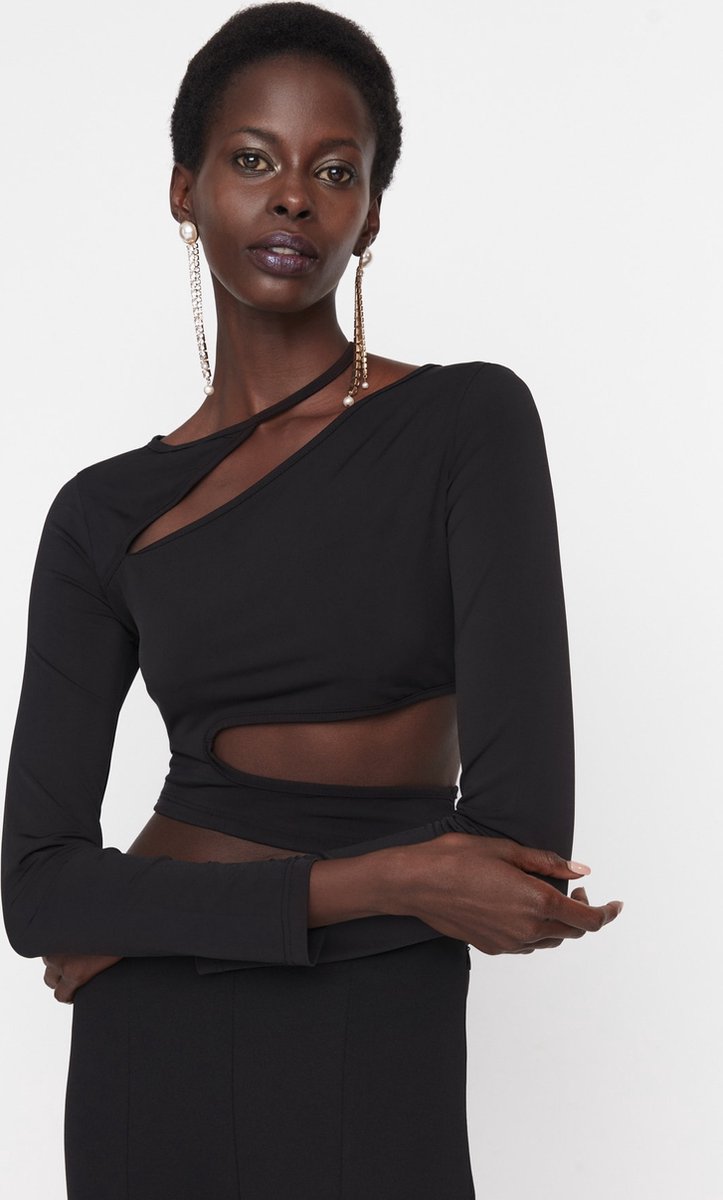 TRENDYOL Damen Bodycon Bluse – Figurbetont, Aus Polyester/Elasthan, ärmellos Mit Neckholder