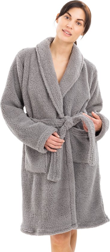 HOMELEVEL fleece badjas voor dames - Damesbadjas van zachte sherpa fleece - Met zakken en ceintuur - Maat M in lichtgrijs