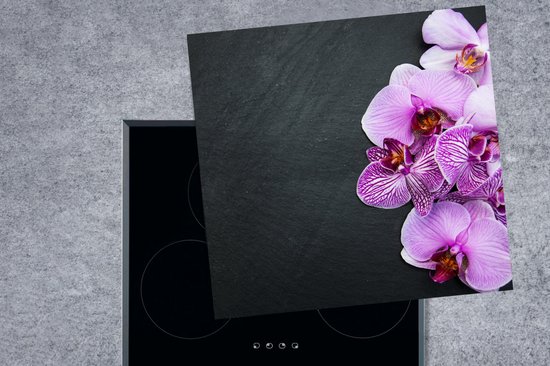KitchenYeah© Inductie Beschermer 60x52 Cm Keuken Decoratie Kookplaat Voor Inductiekookplaat Afdekplaat Anti Slip Mat Dahlia Bloemen Roze Zwart Botanisch 1108900214