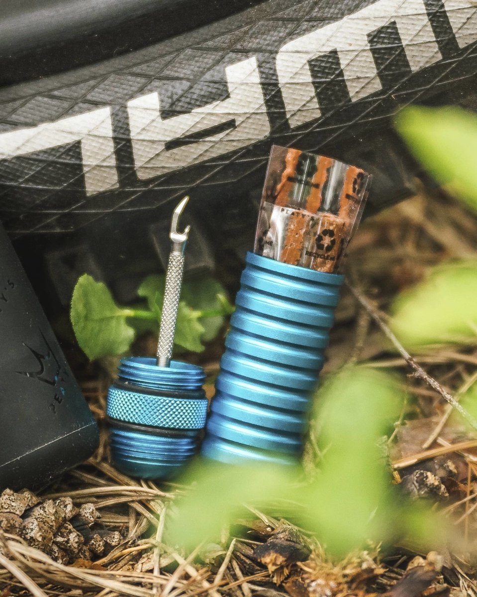 Peaty's Holeshot Tubeless Puncture Plugger Kit Zwart thumbnail 7