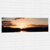 WallClassics - Muursticker - Zonsondergang aan Bosrand - 120x40 cm Foto op Muursticker