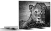 Laptop sticker - 15.6 inch - Wilde dieren - Leeuw - Natuur - Zwart - Wit - 36x27,5cm - Laptopstickers - Laptop skin - Cover