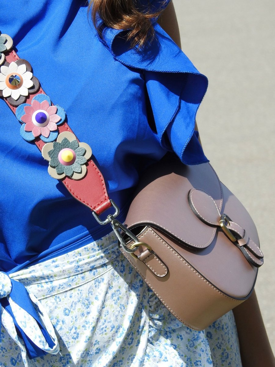Rood Leren Bagstrap Met Bloem Applicaties Italiaans Leer Vera Pelle rood-leren-bagstrap-met-bloem-applicaties-italiaans-leer-vera-pelle