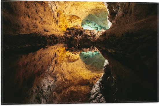 WallClassics - Vlag - Mooie Grot - Cueva de los Verdes - 60x40 cm Foto op Polyester Vlag