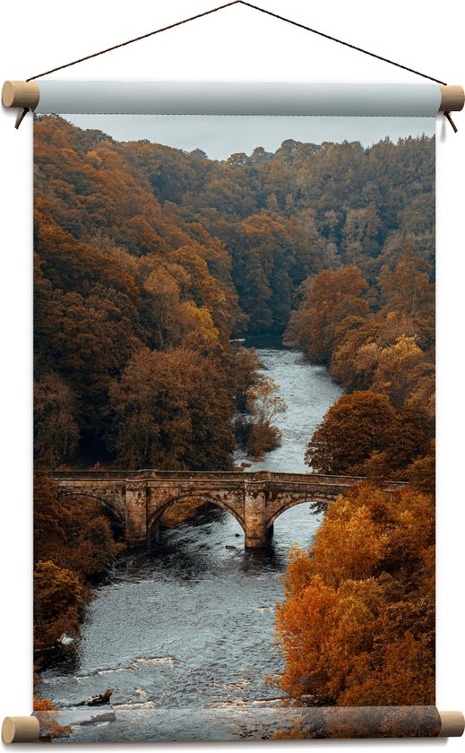 WallClassics - Affiche textile - Arbres d'automne au pont sur la rivière - Photo sur textile 40x60 cm