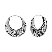 Zilveren oorbellen | Oorringen  | Zilveren oorringen met opengewerkte details en bloem