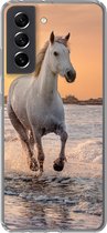 Geschikt voor Samsung Galaxy S21 FE hoesje - Paarden - Zon - Zee - Strand - Dieren - Siliconen Telefoonhoesje