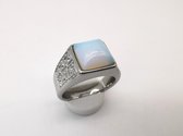 RVS Edelsteen Opaal zilverkleurig Griekse design Ring. Maat 21. Vierkant ringen met beschermsteen. geweldige ring zelf te dragen of iemand cadeau te geven.