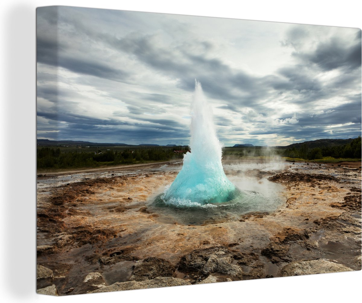 Canvas Schilderij Strokkur geiser in IJsland - 90x60 cm - Wanddecoratie