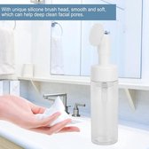 Bol.com Schuimfles met Borstel - Siliconen Borstel - Lege Hervulbare Gezichtsreiniger - Transparant - 150ML . aanbieding