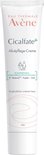 Witte tube met rode tekst "Avène Cicalfate+". "Akutpflege-Creme". "Empfindliche irritierte Haut".