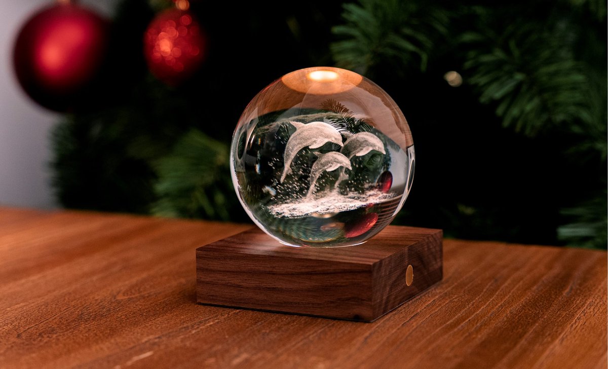 Gingko - Amber Crystal Ball Night Light - Jumping Dolphins - Dolfijnen