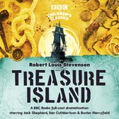 BBC Children's Classics: Treasure Island, een hoorspel met een volledige cast, met een zeilschip op zee.