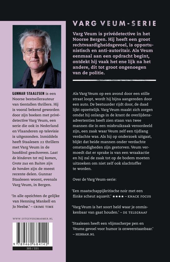 Boekcover met een portret van Gunnar Staalesen, tekst "Varg Veum-serie" en recensies.