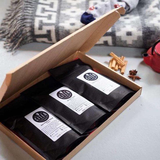 Foto: Cadeaupakket thee winter collectie flame tea madagaskar vanilla tea en winter chalet tea 