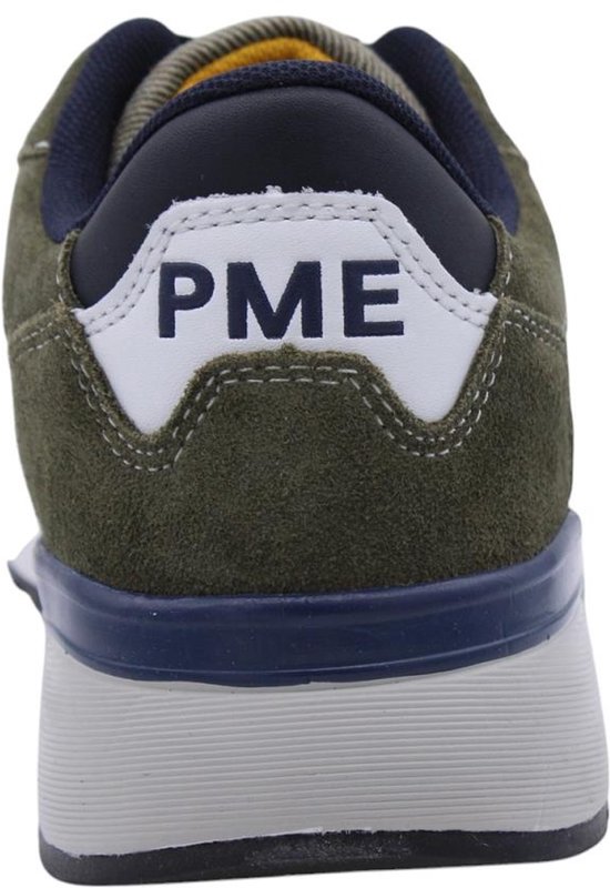 Achterkant van een groene PME Legend sneaker met witte 'PME' op de hiel en donkerblauwe zool.