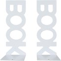 Rechtopstaande witte metalen boekensteunen met "BOOK"-uitsparingen, tegen een witte achtergrond.