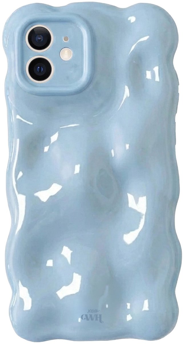 xoxo Wildhearts Bubbly case Ice Blue telefoonhoesje - Geschikt voor iPhone 12 - Hoesje met bobbeltjes - Krullede golfvorm - schokbestendig - Lichtblauw / Blauw