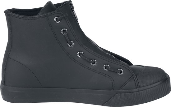 Zijkant van zwarte hoge sneaker met ritssluiting, veters en rubberen neus.