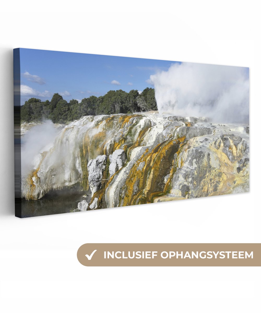 Canvas schilderij 80x40 cm - Wanddecoratie Uitbarstende Pohutu-geiser bij Whakarewarewa in