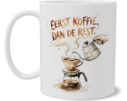 Aquarel Mok Koffie Zetten met Filter en Ketel - Tekst Eerst Koffie Dan De Rest - Grappig Cadeau voor Koffieliefhebber en Barista - Mooie Koffiemok voor Thuiswerkplek en Bureau - Tweezijdig Bedrukt