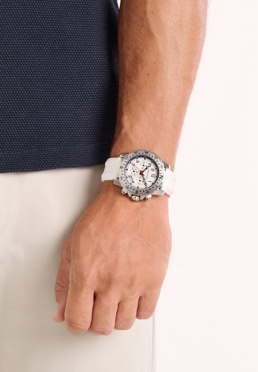 Nautica Riding Sail Quartz Analoog Horloge Wit Kast: 100% Roestvrij Staal | Armband: 100% Siliconen 45 mm NAPRSS601, NAPRSS602, NAPRSS604