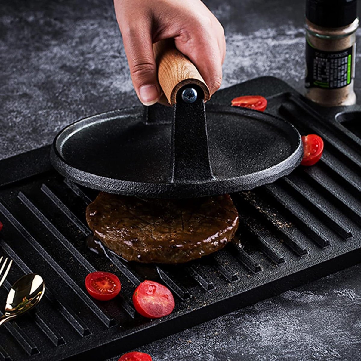 Gietijzeren Pers - Burgerpers - Vlees Bereiden - Stevig Houten Handvat - 6.9 Inch - Zwart