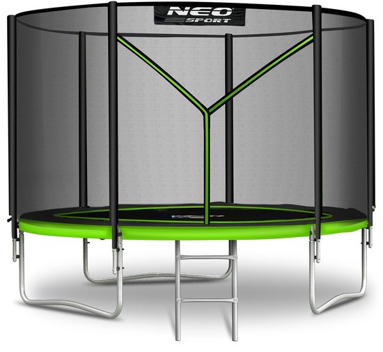 Zwarte trampoline met groene accenten, inclusief veiligheidsnet en ladder.