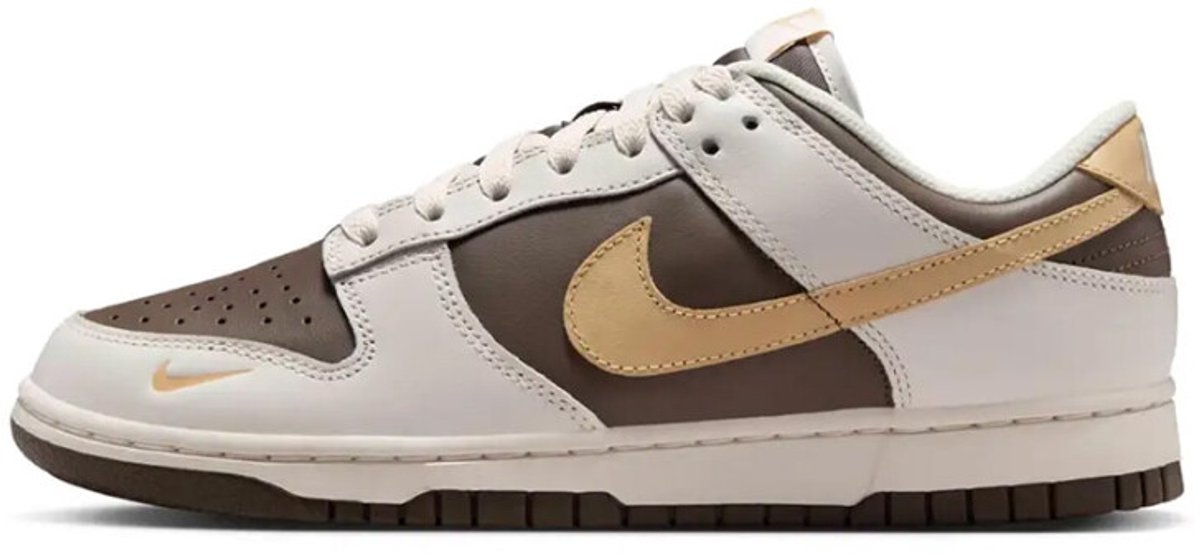 Nike Dunk Low ‘Ironstone Sesame’ . Wit
