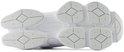 Onderkant van een witte New Balance 9060 sneaker met New Balance logo.