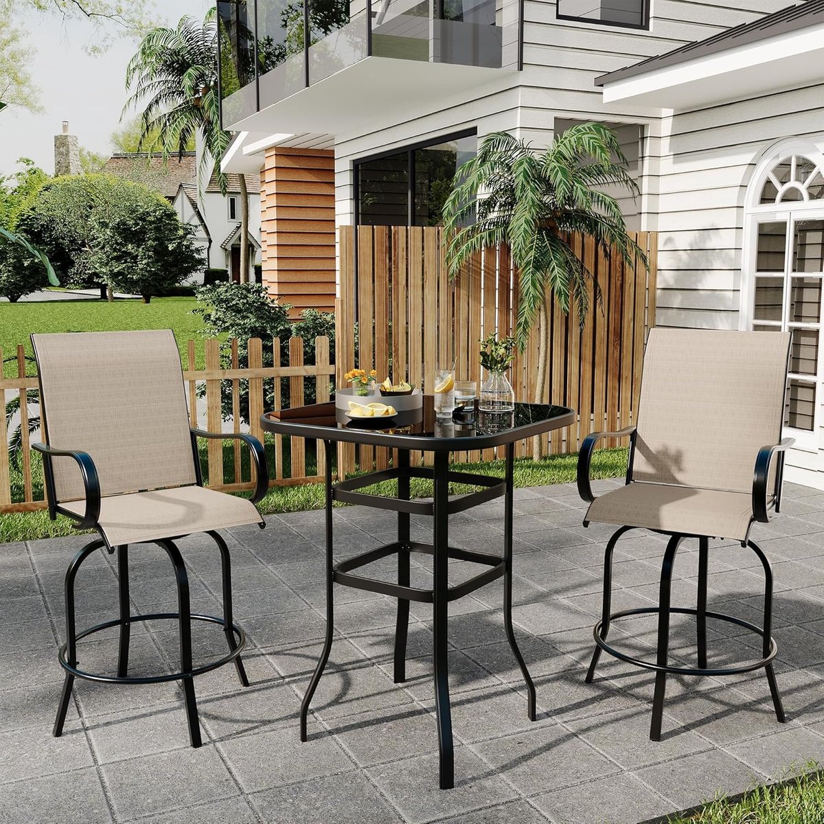 HOERFURIY Set van 2 360° draaibare barkrukken voor op het terras - Buitenstoelen met hoge rugleuning en armleuningen op barhoogte - Weerbestendig metalen frame voor terras, gazon en tuin - 123 × 64 × 64 cm - Bruin