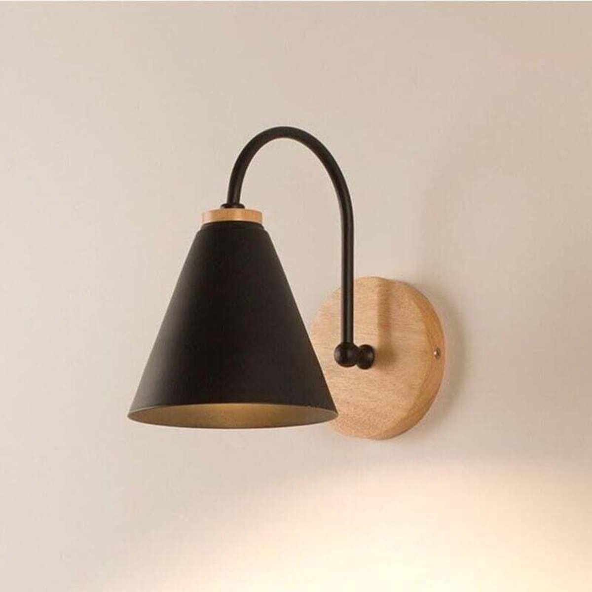 Moderne houten wandlamp, creatieve trompetvormige wandlamp, geschikt voor slaapkamers, nachtkastjes en woonkamers (zwart).