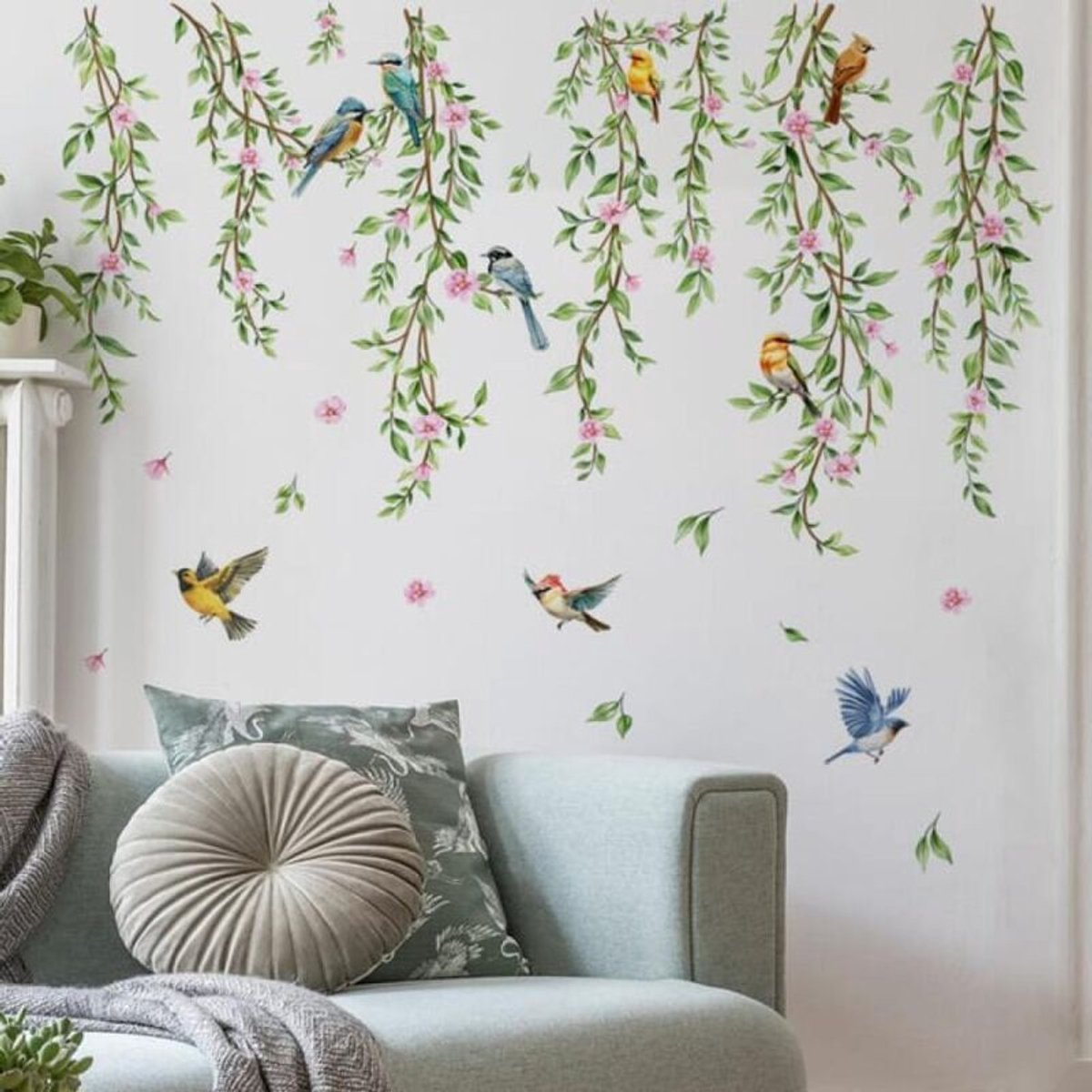 Muurstickers geschikt voor ranken, bladeren en vogels zijn geschikt voor het decoreren van slaapkamers, woonkamers en accentmuren.
