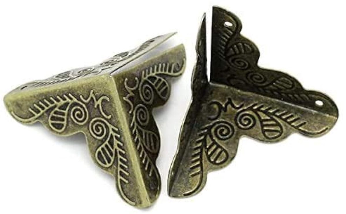 VLEMICO- Hoekbeschermer Antieke Stijl - 50 Stuks - Decoratieve Meubelbescherming - Driehoekige Hoekbeschermers - Legering - Bureau Rand Covers