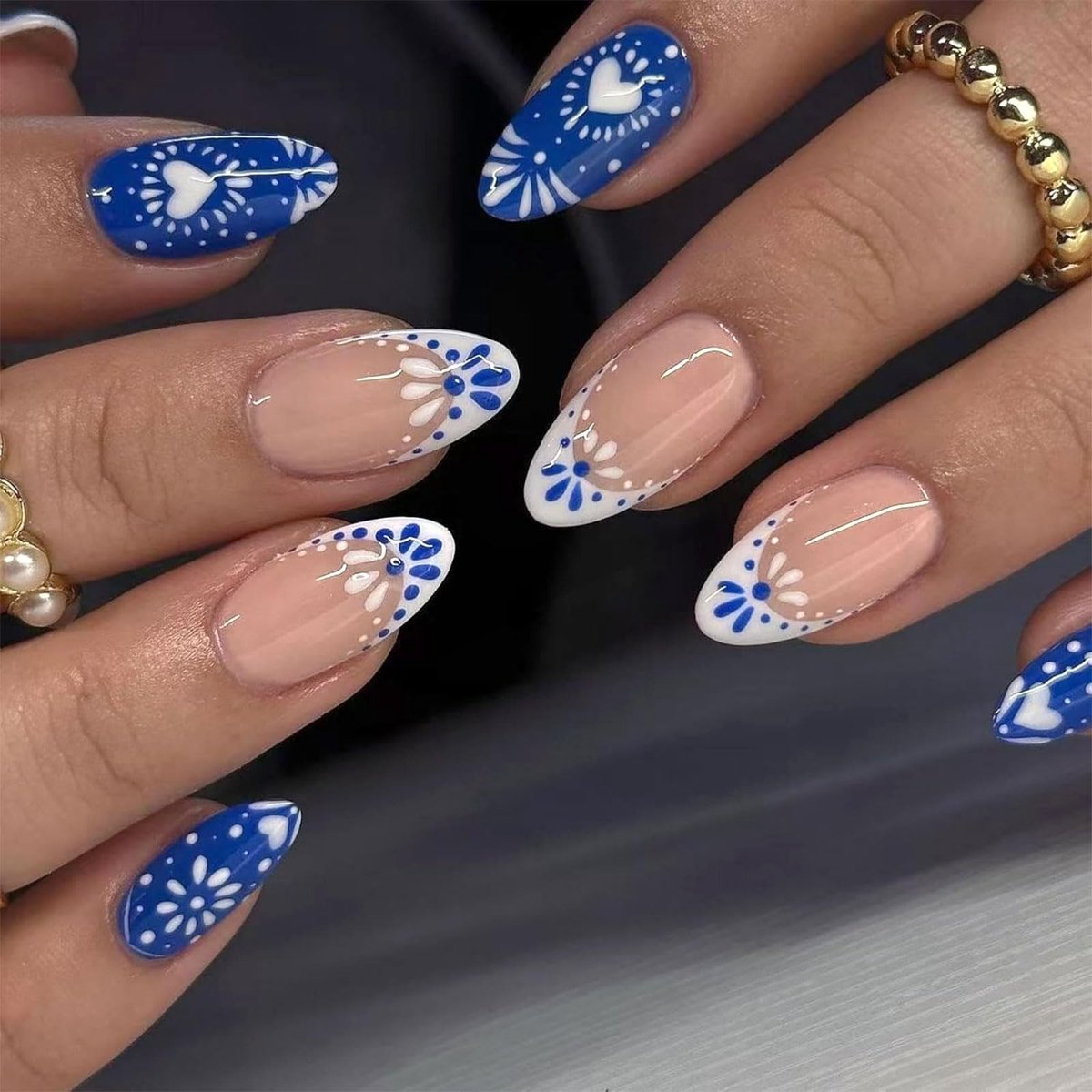 Dailygoods- Press-on Nagels 24 Stuks - Kunstnagels met Lijm - Korte Amandelvorm - Franse Tip - Hartontwerp - Duurzaam ABS Materiaal