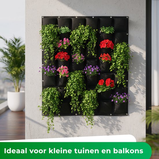 Zwarte verticale tuin met 36 vakjes vol met groene planten en bloemen, gemonteerd op een muur.