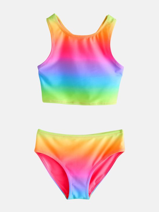 Een regenboog bikini bestaande uit een crop top en een bikinibroekje met hoge taille.