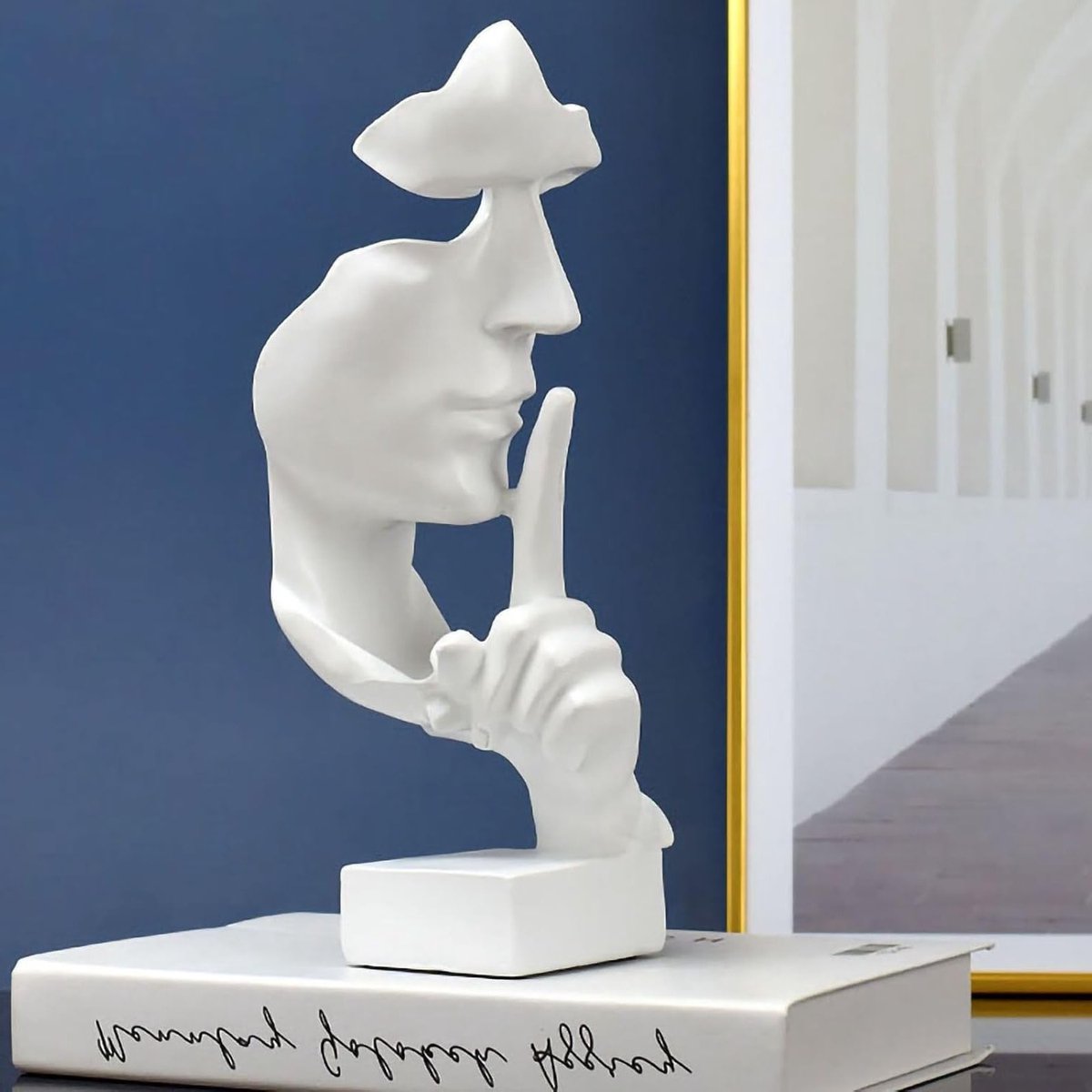 Elegante Abstracte Gouden Hars Beeldhouwwerk met Gladde Lijnen voor Thuis, Kantoor en Studie - 27 cm Decoratie voor Boekenplank