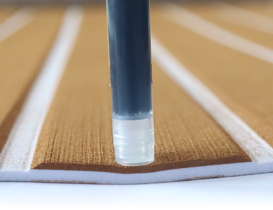 EVA Teak Foam Bootmat Pro Series – Zelfklevende Premium Decking Mat – Anti-Slip Bootvloer – 240x60 cm – Licht bruin met Witte Lijnen – TeakFoamShop