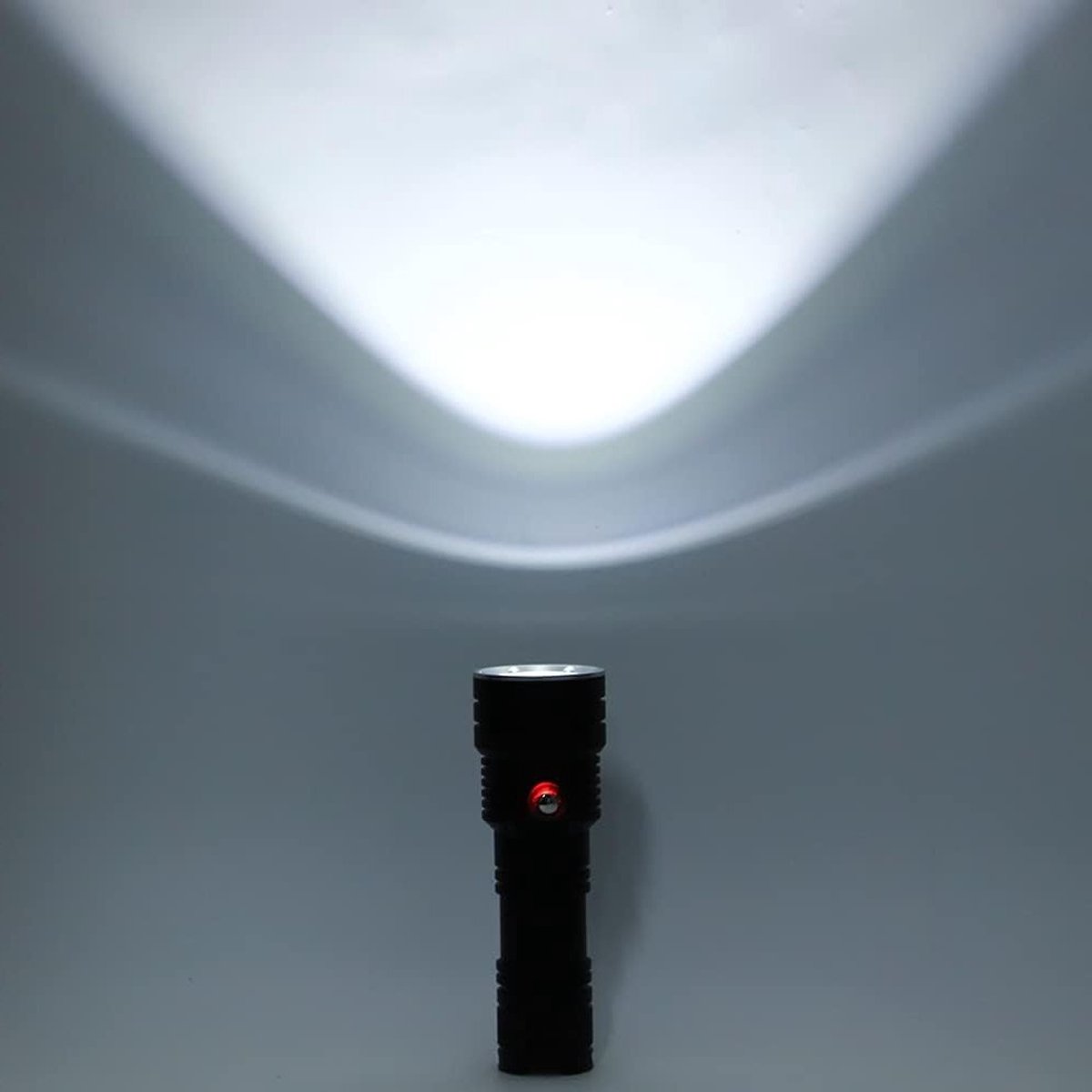 Krachtige Duiklamp van Aluminium Legering met Waterdichte Functionaliteit voor Avontuurlijke Activiteiten