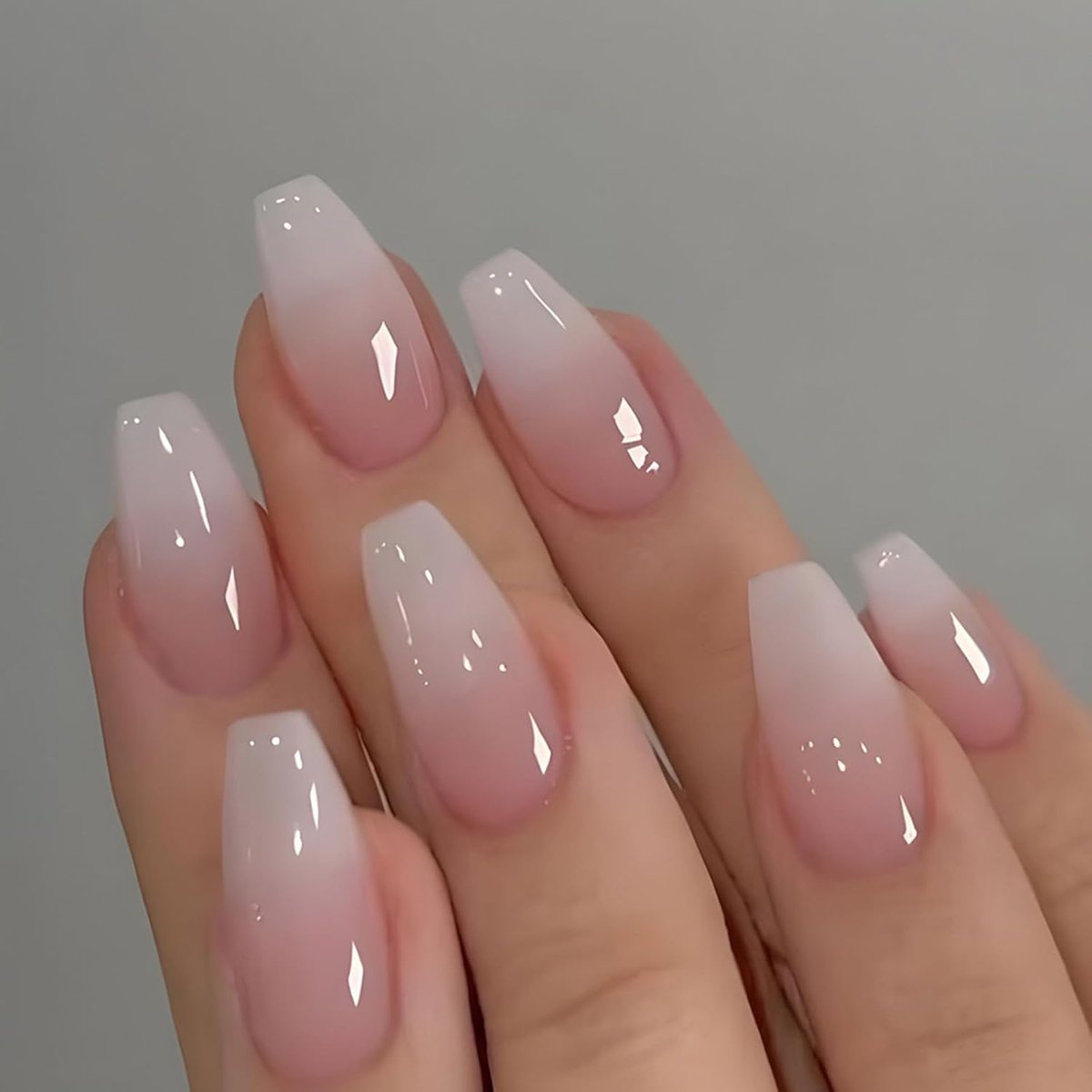 OLOEY Press-on Nagels(24 stuks)-Middellange French Nails-Kunstnagels met Roze-Witte Kleurgradiënt-Ballerina-vormige Acrylnagels(Full Cover)met Lijm-Voor Dames & Meisjes(DIY Nail Art)